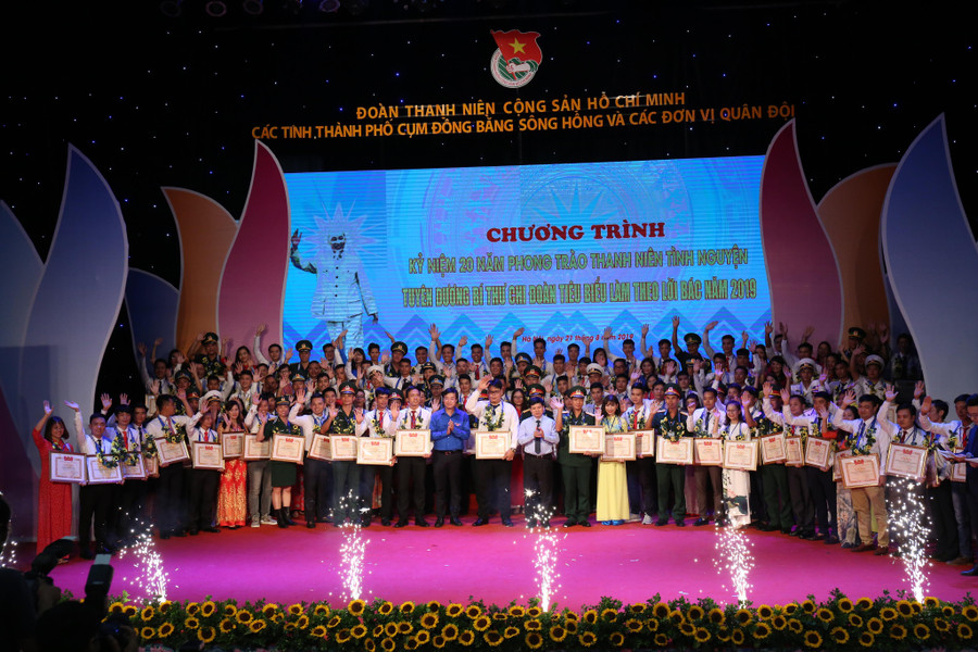 Liên hoan Bí thư Chi đoàn tiêu biểu làm theo lời Bác cụm Đồng bằng Sông Hồng và các đơn vị Quân đội năm 2019. Liên hoan Bí thư Chi đoàn tiêu biểu làm theo lời Bác cụm Đồng bằng Sông Hồng và các đơn vị Quân đội năm 2019.