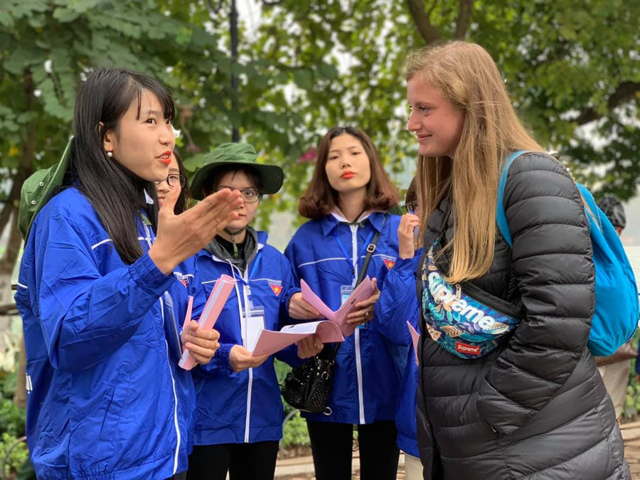 Đội hỗ trợ du lịch Thăng Long - Hà Nội trong năm 2019 đã hỗ trợ hàng trăm nghìn lượt du khách quốc tế. Đội hỗ trợ du lịch Thăng Long - Hà Nội trong năm 2019 đã hỗ trợ hàng trăm nghìn lượt du khách quốc tế.