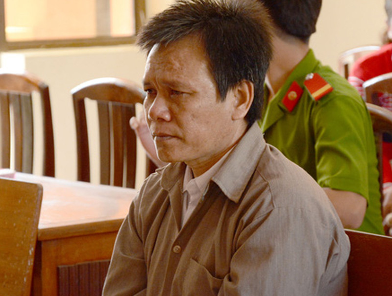 Dũng tại tòa. Dũng tại tòa.