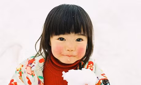 Những em bé đáng yêu đốn tim cư dân mạng thời gian qua