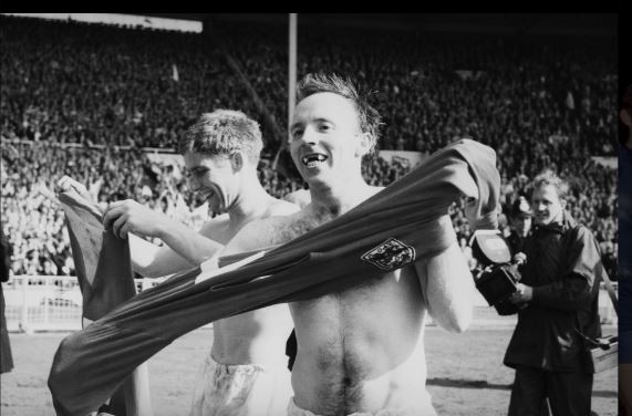 Nobby vô địch World Cup 1966 cùng tuyển Anh khi 24 tuổi. Nobby vô địch World Cup 1966 cùng tuyển Anh khi 24 tuổi.