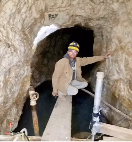 Underwood cho biết thị trấn vẫn còn 22 tòa nhà trong số 500 tòa nhà đã từng được xây dựng