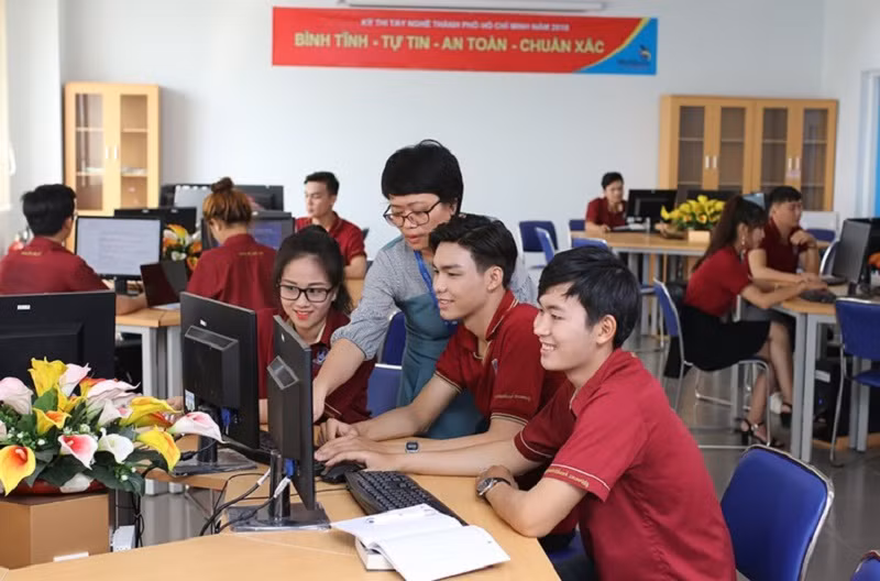 Đào tạo nguồn nhân lực chất lượng cao là yêu cầu cốt lõi trong đổi mới đáp ứng thời đại công nghệ số. Ảnh minh họa