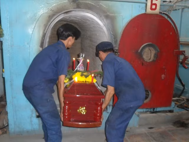 Sự thật lạnh gáy đằng sau các lò hỏa thiêu người chết