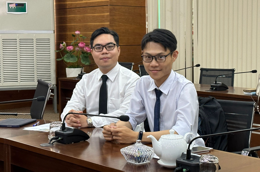 Hai ứng viên xuất sắc tham dự kỳ tuyển dụng giáo viên TPHCM từ nguồn sinh viên tốt nghiệp xuất sắc, cán bộ khoa học trẻ 2023. Ảnh: Minh Anh