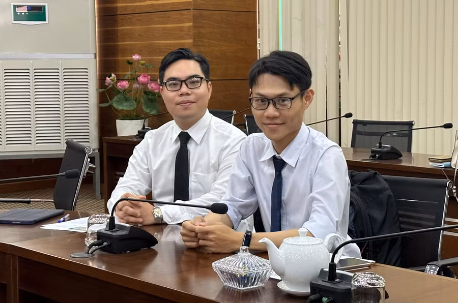 Hai ứng viên xuất sắc tham dự kỳ tuyển dụng giáo viên TPHCM từ nguồn sinh viên tốt nghiệp xuất sắc, cán bộ khoa học trẻ 2023. Ảnh: Minh Anh