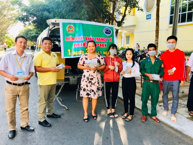 Cán bộ, sinh viên Trường ĐH Trà Vinh trang bị khẩu trang, phòng dịch Corona. Cán bộ, sinh viên Trường ĐH Trà Vinh trang bị khẩu trang, phòng dịch Corona.