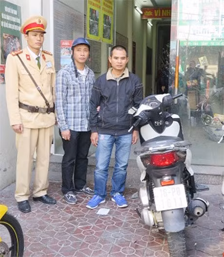 Phat hien chiec xe may tri gia gan 200 trieu bi lay cap - Anh 1