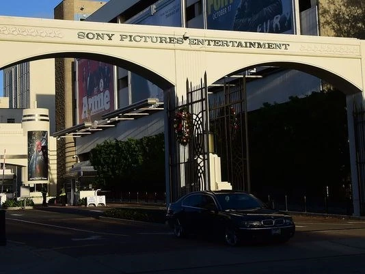 Cổng ra vào studio của Sony Pictures Entertainment ở Los Angeles. (Nguồn: AFP)