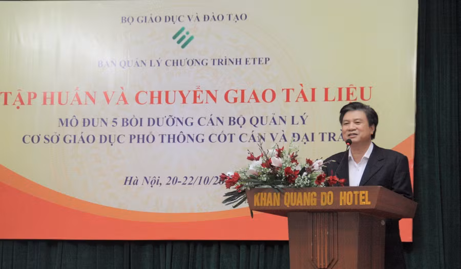 Thứ trưởng Bộ GD&ĐT Nguyễn Hữu Độ phát biểu chỉ đạo tại buổi tập huấn và chuyển giao tài liệu mô đun 5. 