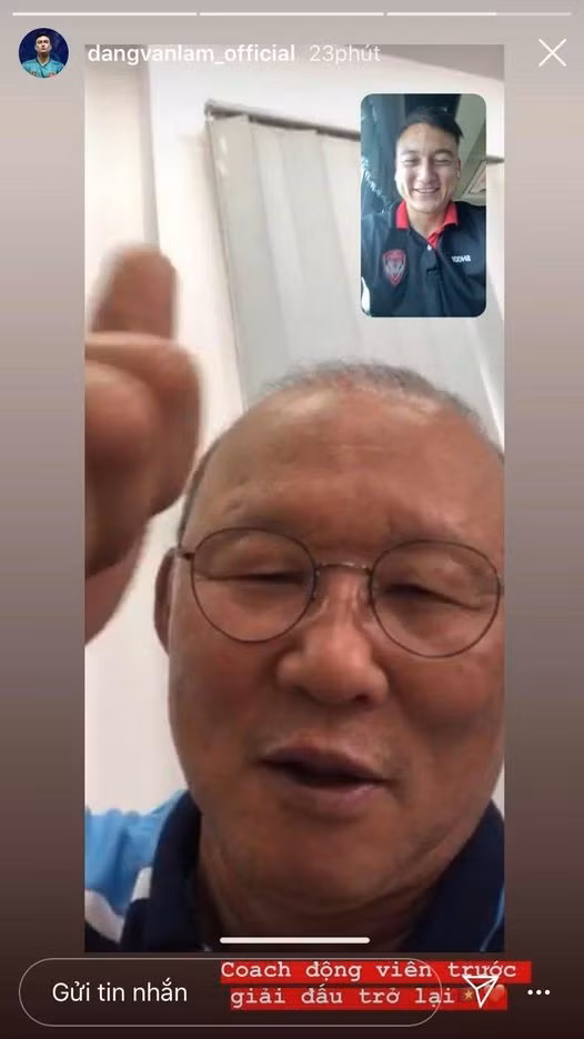 Lâm Tây “khoe” được thầy Park gọi động viên trước giải đấu.