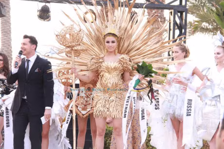 Nguoi dep bi tuoc vuong mien lan dau len tieng ve viec thi chui - Anh 2