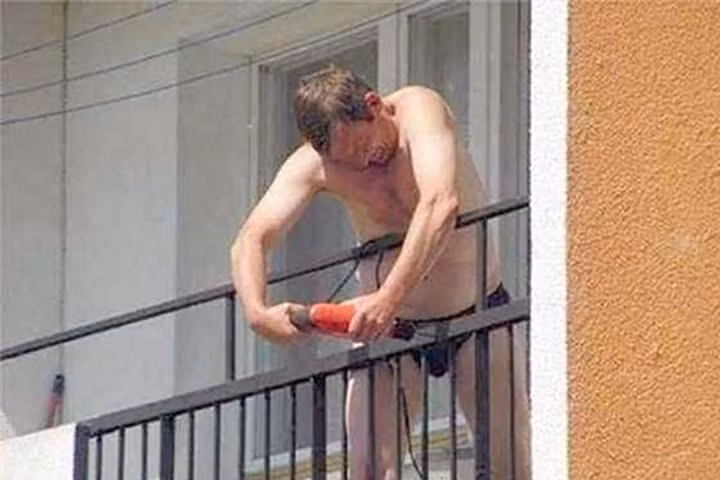 Những hành động nguy hiểm và ngốc nghếch nhất thế giới