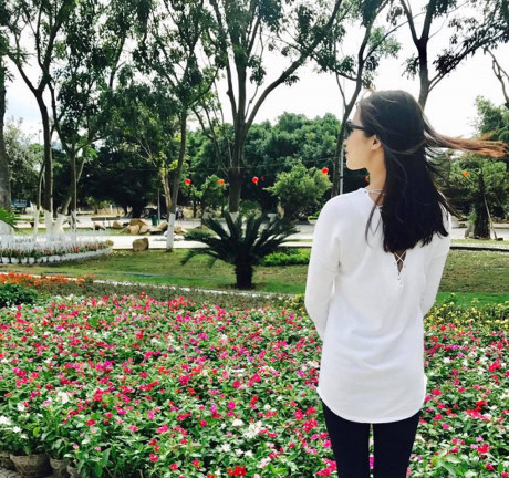 Gu thời trang từ giản dị đến quyến rũ kinh ngạc của Á hậu 3 Miss Eco Nguyễn Thị Thành - Ảnh 5 Gu thoi trang tu gian di den quyen ru kinh ngac cua A hau 3 Miss Eco Nguyen Thi Thanh - Anh 5