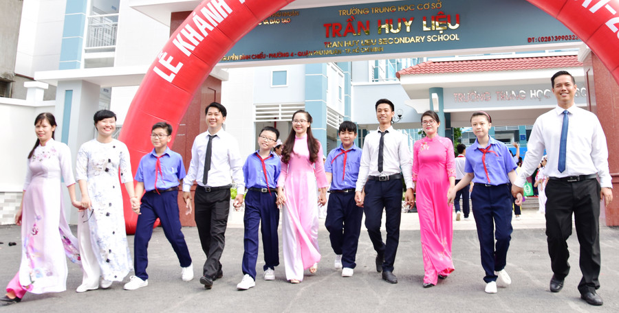 Niềm vui của thầy trò nhà trường