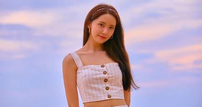 Yoona (Girls "Generation)