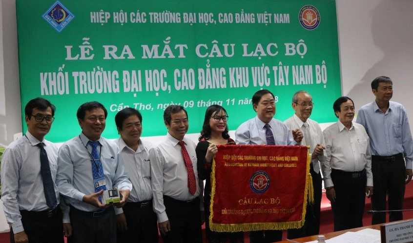 Ra mắt Câu lạc bộ Khối trường ĐH, CĐ khu vực Tây Nam bộ