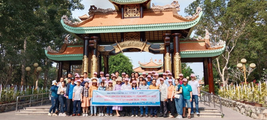 Giáo dục lòng yêu nước qua tham quan thực tế ảnh 1 Giáo dục lòng yêu nước qua tham quan thực tế ảnh 1