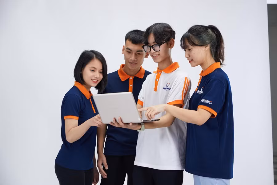 Sinh viên Trường ĐH Phenikaa. 