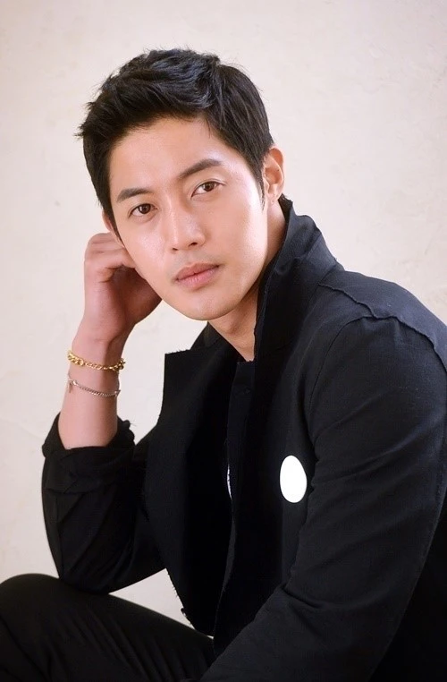 Kim Hyun Joong kiện bạn gái đòi 1 triệu USD
