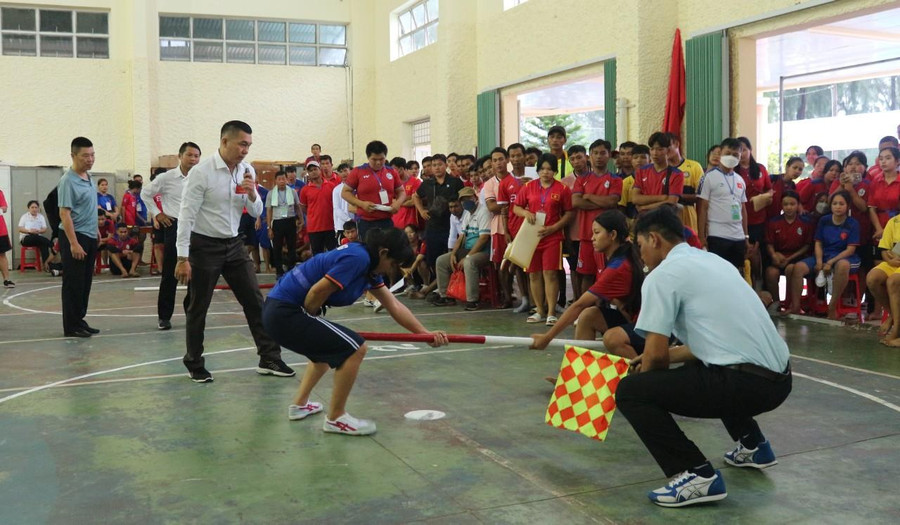 Các hoạt động thi đấu thể thao rất sôi nổi được khai mạc sáng 4/11.