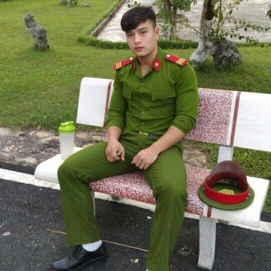 Chàng cảnh sát 9X sở hữu “body vạn người mê” - Ảnh 1 Chàng cảnh sát 9X sở hữu “body vạn người mê” - Ảnh 1