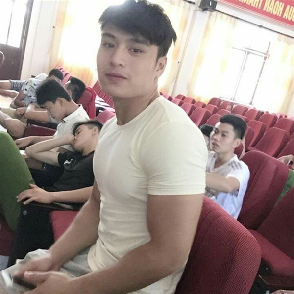 Chàng cảnh sát 9X sở hữu “body vạn người mê” - Ảnh 2 Chàng cảnh sát 9X sở hữu “body vạn người mê” - Ảnh 2