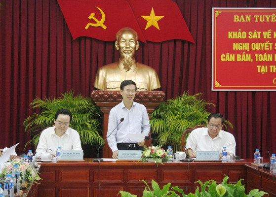 Đồng chí Võ Văn Thưởng phát biểu tại cuộc họp