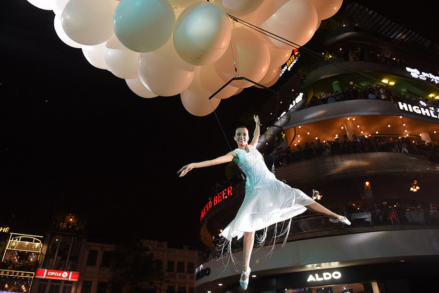 Đầy cũng là màn trình diễn cuối cùng, gây ấn tượng mạnh trong đại nhạc hội Đầy cũng là màn trình diễn cuối cùng, gây ấn tượng mạnh trong đại nhạc hội