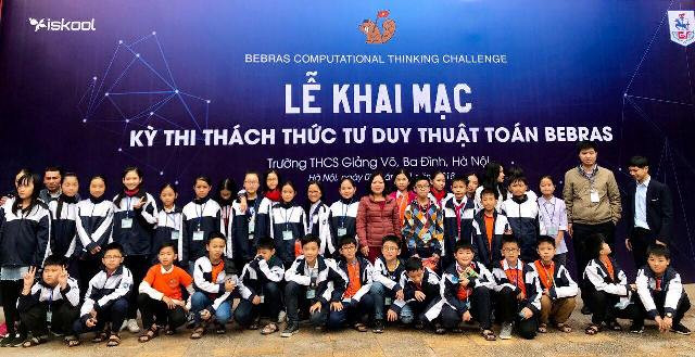 Thí sinh tham dự vòng 2 cuộc thi Thách thức tư duy Thuật toán năm 2018.
