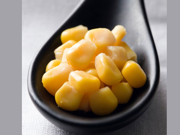 Chứa nhiều khoáng chất: Ngô ngọt có chứa nhiều khoáng chất như kẽm, sắt, đồng, mangan… Đặc biệt trong ngô ngọt có một khoáng chất đó là selen rất tốt cho cơ thể của bạn.