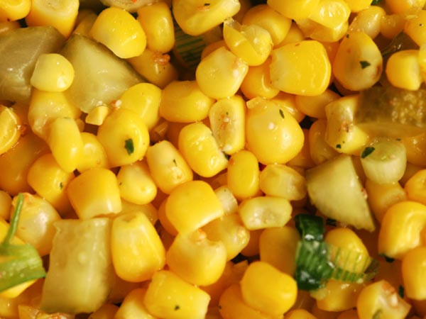 Giàu vitamin: Ngô ngọt chứa các thành phần như vitamin B, Thiamine và Niacin. Các loại vitamin này rất có lợi cho hệ thống thần kinh, làm giảm các nguy cơ gây mất trí nhớ, tiêu chảy…