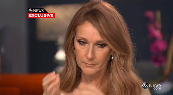 Celine Dion khóc nức nở trong cuộc phỏng vấn.

