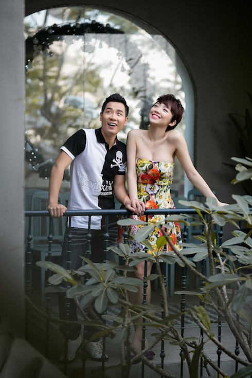Nguyên Khang vốn thừa nhận rất thích cá tính của Tóc Tiên , còn Tóc Tiên cũng xem Nguyên Khang là một người anh dễ mến. Nguyên Khang vốn thừa nhận rất thích cá tính của Tóc Tiên , còn Tóc Tiên cũng xem Nguyên Khang là một người anh dễ mến.