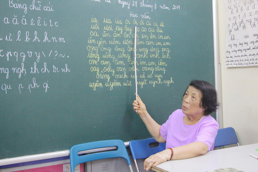 “Bà giáo” Nguyễn Thị Côi “Bà giáo” Nguyễn Thị Côi