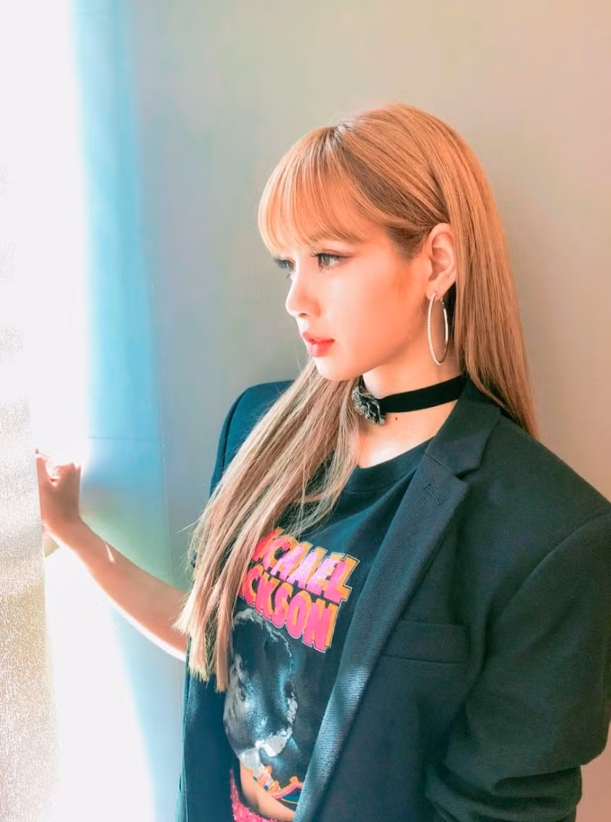 Các đường nét của Lisa quá hoàn hảo, thật khó tin một ai đó xinh đẹp như vậy là có thật.