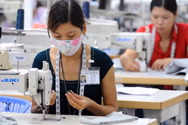 Việc thu hồi nợ BHXH hiện còn quá nhiều khó khăn. Ảnh internet