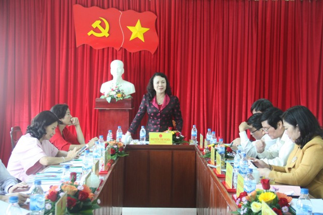 Thứ trưởng Bộ GD&ĐT Nguyễn Thị Nghĩa phát biểu trong buổi làm việc với UBND huyện Bình Sơn trưa 25/1