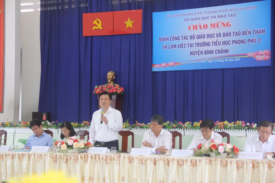 Thứ trưởng Nguyễn Hữu Độ phát biểu tại buổi làm việc