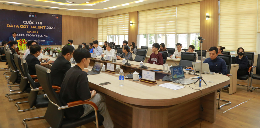 Sinh viên Trường ĐH Kinh tế, ĐH Đà Nẵng tham gia cuộc thi Data Got Talent 2023. Ảnh: NTCC Sinh viên Trường ĐH Kinh tế, ĐH Đà Nẵng tham gia cuộc thi Data Got Talent 2023. Ảnh: NTCC