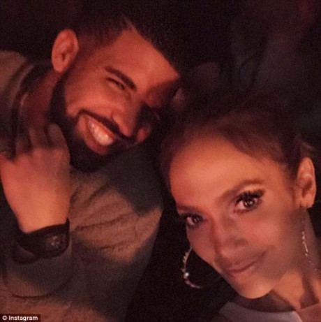 Rihanna và Jennifer Lopez trở mặt vì một người đàn ông? - Ảnh 1 Rihanna va Jennifer Lopez tro mat vi mot nguoi dan ong? - Anh 1