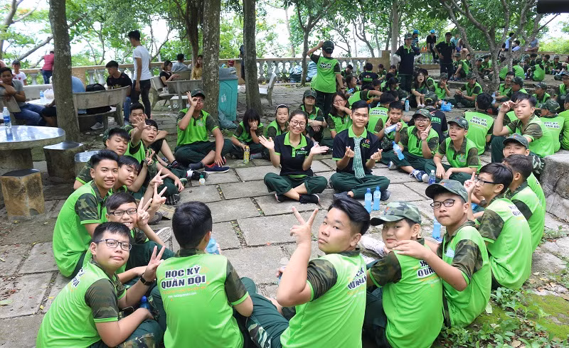 Các khóa học kỳ quân đội luôn được phụ huynh lựa chọn cho con em trong dịp hè.