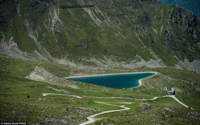 Những kỳ quan thiên nhiên hình trái tim trên thế giới ảnh 17 Những kỳ quan thiên nhiên hình trái tim trên thế giới ảnh 17