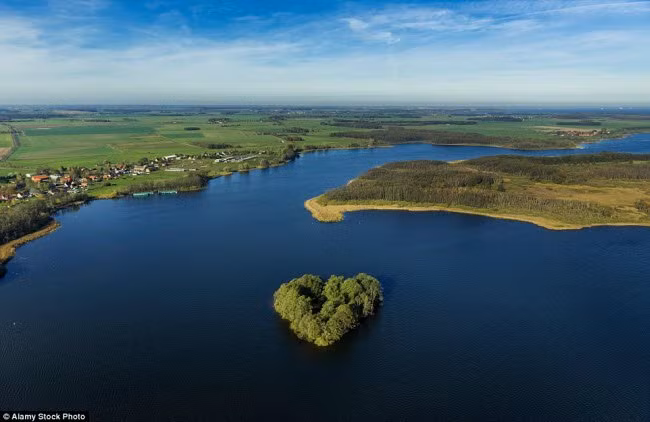 Những kỳ quan thiên nhiên hình trái tim trên thế giới ảnh 8