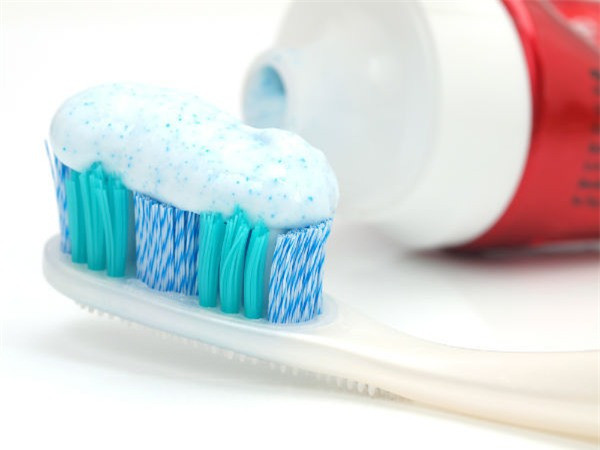 Hỗn hợp màu vàng này có thể làm trắng và bảo vệ răng hiệu quả bất ngờ