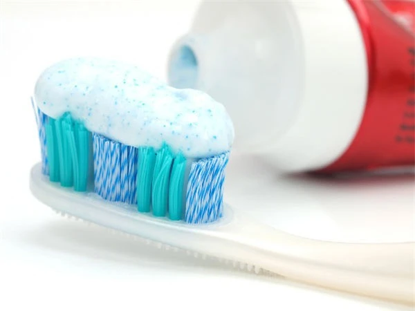 Hỗn hợp màu vàng này có thể làm trắng và bảo vệ răng hiệu quả bất ngờ
