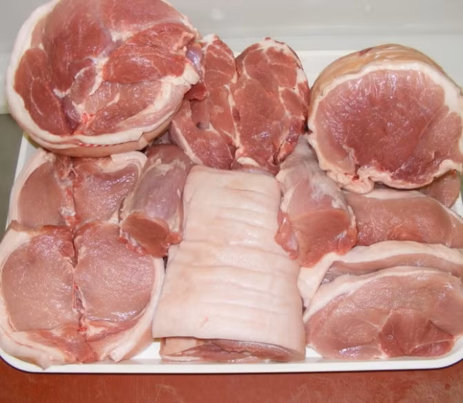 Cách nhận biết thịt lợn sạch và thịt lợn chứa chất tạo nạc Salbutamol 1