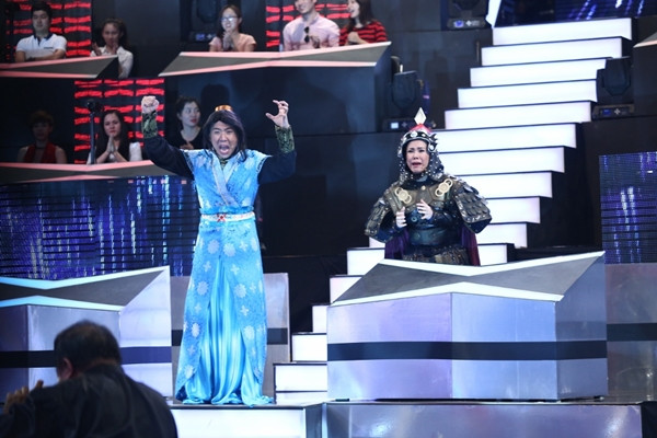 Trấn Thành - Việt Hương là hai gương mặt tham gia nhiều show truyền hình thực tế thời gian qua. Cả hai tiếp tục đảm nhiệm vai trò quân sư trong chương trình Song đấu trên sóng VTV3 Trấn Thành Việt Hương là hai gương mặt tham gia nhiều show truyền hình thực tế thời gian qua. Cả hai vừa tiếp tục đảm nhiệm vai trò quân sư trong chương trình Song đấu trên sóng VTV3