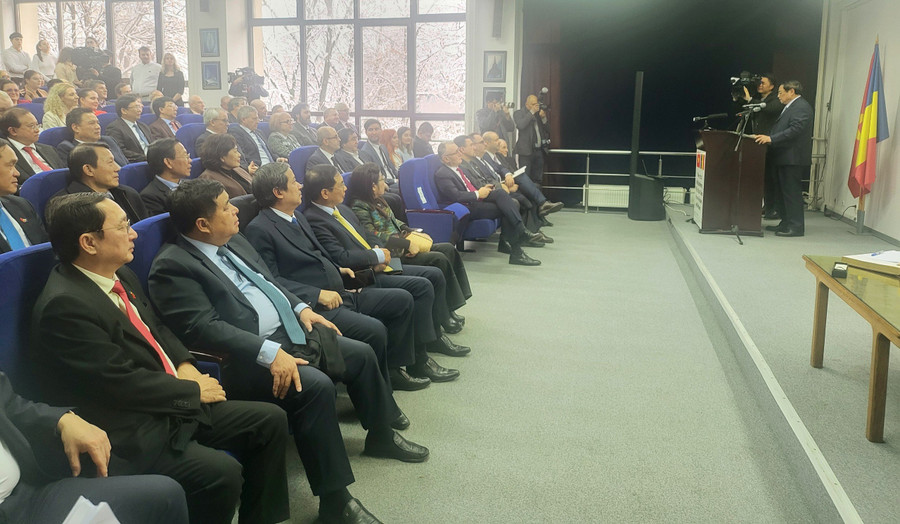 Thủ tướng Phạm Minh Chính phát biểu tại trường UTCB. Thủ tướng Phạm Minh Chính phát biểu tại trường UTCB.