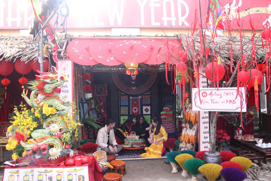 Nhiều gian hàng chuẩn bị rất công phu.